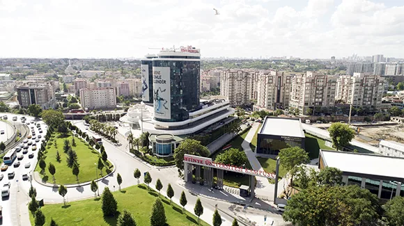 İstinye Üniversitesi