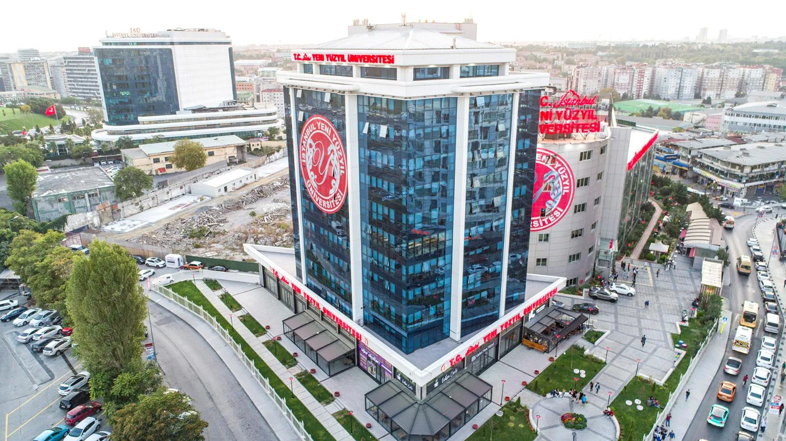 İstanbul Yeni Yüzyıl Üniversitesi