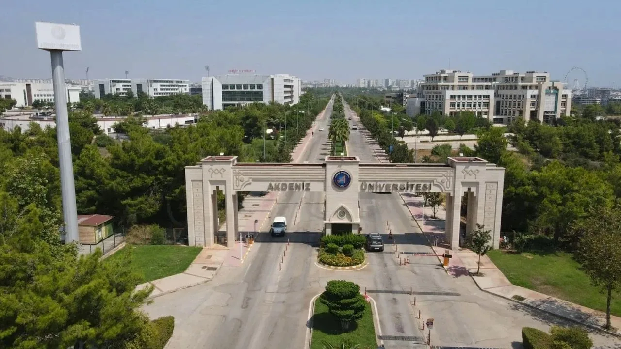 Akdeniz Üniversitesi