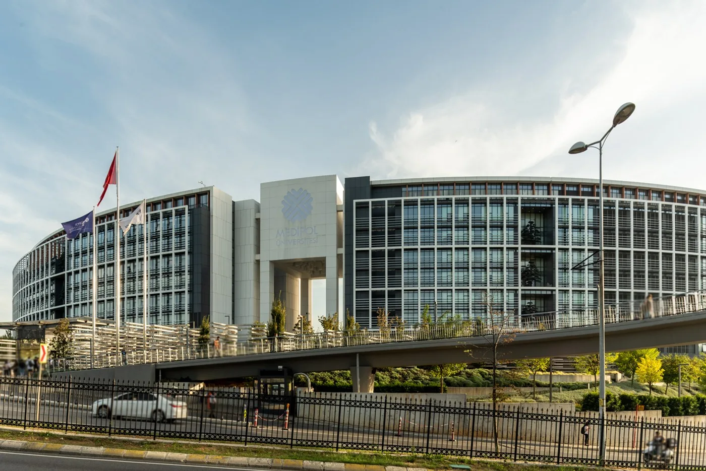 İstanbul Medipol Üniversitesi