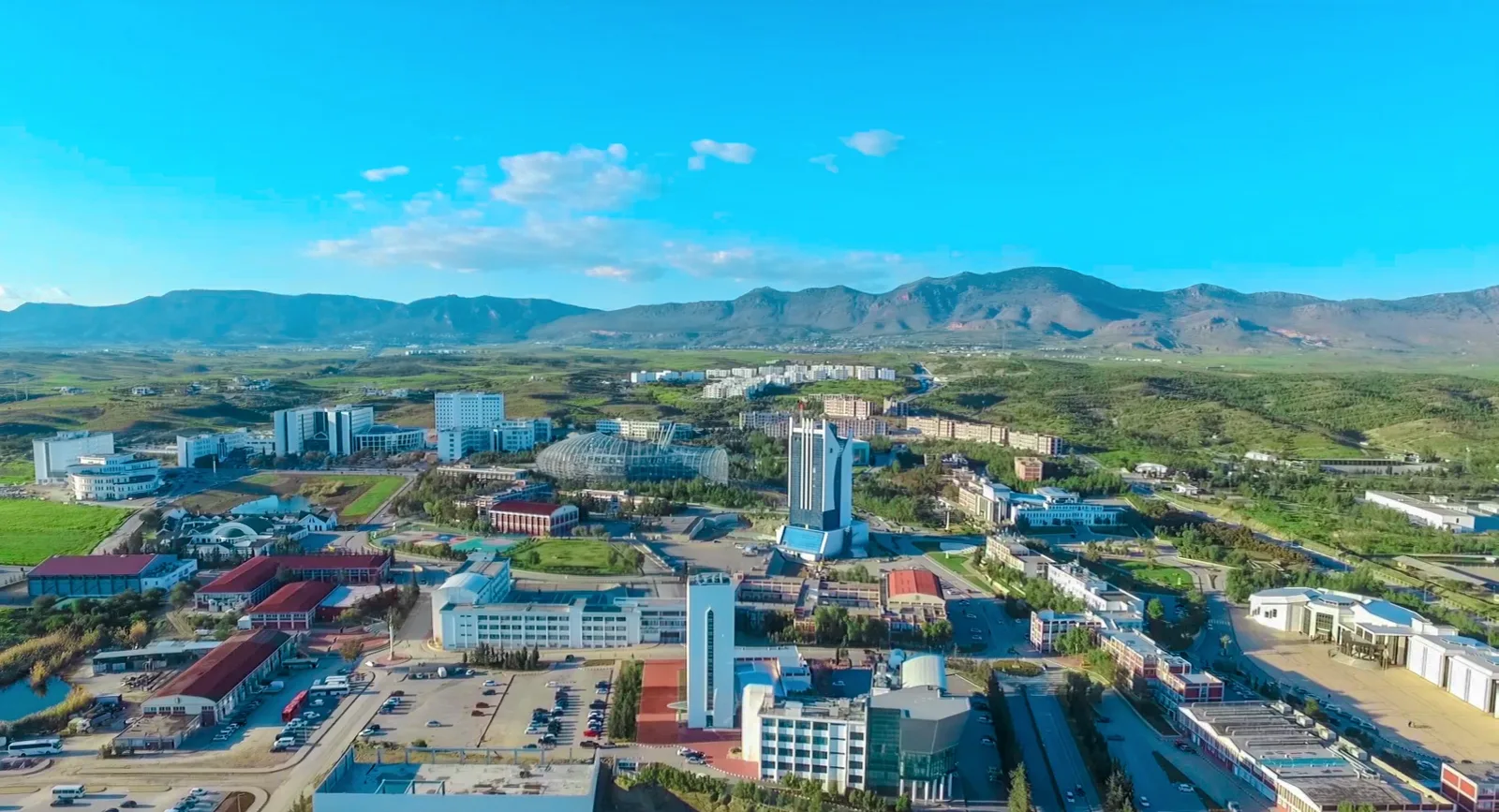 Yakın Doğu Üniversitesi